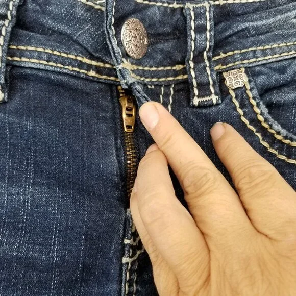 Silver Jeans Womens 26 Blue Suki Capri Cropped Stretch Fluid Denim *Read* - Picture 2 of 14